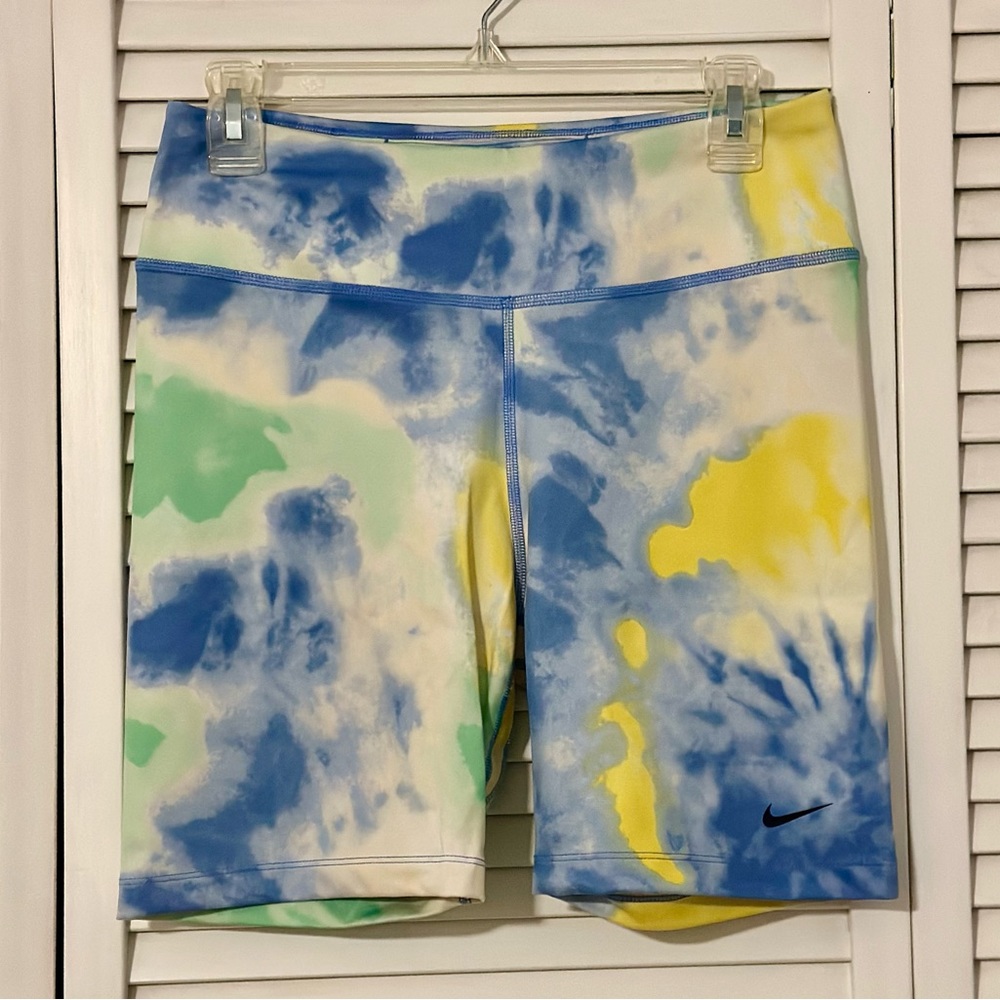 Nike Women's One Gel Tie-Dye 7" Bike Shorts-Multi-Color